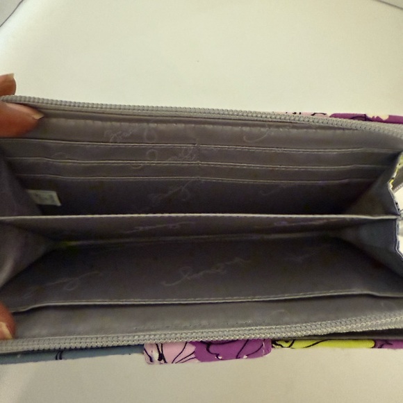NWT Vera Bradley Gray/Purple Floral Design Turn Lock Wallet - Picture 6 of 8